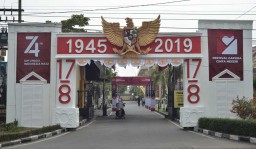 HUT RI ke 74, Gapura Garda Majapahit Bertengger di Polres Mojokerto