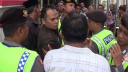 Demonstrasi di Depan Kantor DPRD Kota Blitar Sempat Gaduh, Ada Apa?