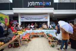 2,3 Ton Buah dari PIOS di Pasar Murah jatimnow.com Ludes Terjual