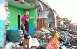 Gedung Madrasah dan Rumah Warga di Pasuruan Rusak Akibat Banjir Rob
