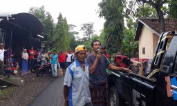 Warga Terdampak Banjir di Pasuruan Gelar Unjuk Rasa