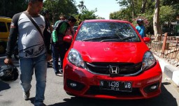 Dikepung Warga, Terduga Pelaku Tabrak Lari Loncat dari Jembatan