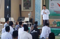Dokter Alif Ajak Santri Menjaga Hati dan Saling Menghormati