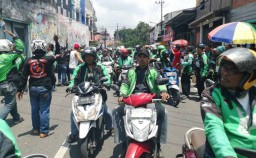 Ratusan Driver Ojek Online Ancam Berkemah di Kantor Aplikator