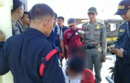 Kilas Berita Hot: Dua ABG Asyik 'Ngelem' hingga Motor Bandit