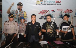 Dua Geng Remaja di Surabaya Diamankan, Puluhan Senjata Tajam Disita