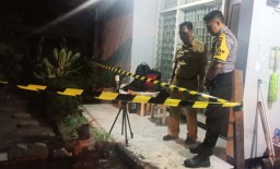 Muncul Dua Lubang Keluarkan Lumpur, Warga Kutisari Surabaya Geger