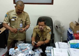 Dispendukcapil Ponorogo Hancurkan Ribuan e-KTP Rusak