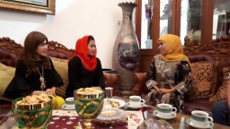 Bawa Misi Pemenangan Jokowi, Puti Guntur Berkunjung ke Rumah Khofifah