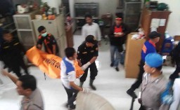 Surat Wasiat Ungkap Motif Pria Gantung Diri di Rumahnya