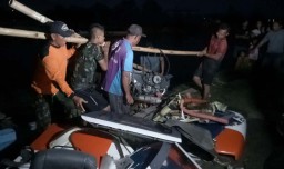 Penampakan Bagian Pesawat TNI AL yang Mendarat Darurat di Sidoarjo