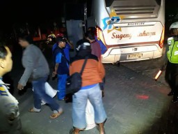Angkut Arak Jowo dari Solo, Bus Sugeng Rahayu Dihentikan Polisi