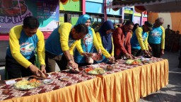 Kemeriahan Festival Rujak Uleg di Ponpes Darul Falah Ponorogo