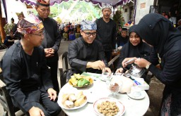 Ini Dia Festival Sumping Kopi Pait di Kaki Gunung Ijen Banyuwangi