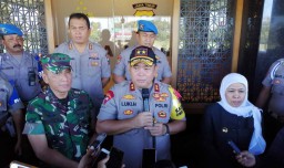 Puluhan Bom Molotov Ditemukan di Mapolsek Tambelangan yang Dibakar