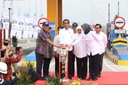 Foto: Presiden Jokowi Resmikan Tol Pasuruan-Probolinggo