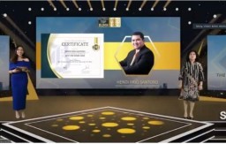 Dirut SIG Hendi Prio Santoso CEO Terbaik Top BUMN Award 2020