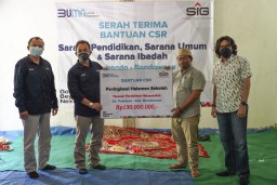 SIG Serahkan Bantuan Rp 1,36 Miliar untuk Situbondo dan Bondowoso