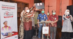 SIG Serahkan Hadiah Ibadah Umrah kepada Pengemudi Berprestasi