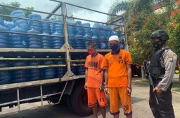 Peredaran 300 Galon Air Mineral Asli Tapi Palsu di Magetan Digagalkan