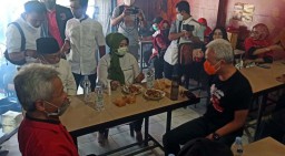 Singgah di Ponorogo, Ganjar Sampaikan Pesan Khusus ke Sugiri-Rita