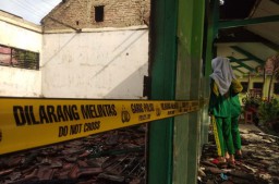 Gedung Sekolah di Mojokerto Terbakar, Ujian 35 Siswa Direlokasi