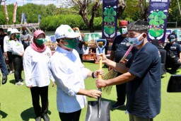 Kemenparekraf Gelar Gerakan BISA dan Pakai Masker di Banyuwangi