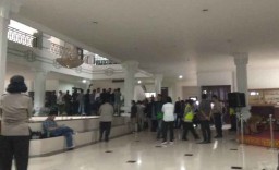 Unjuk Rasa HMI di DPRD Kota Malang Sempat Ricuh
