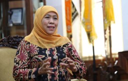 Khofifah Minta Pejabat Pemerintah yang Maju Pilkada Mundur dari ASN