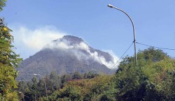 Pemadaman Kebakaran di Gunung Panderman Bakal Libatkan Pesawat TNI