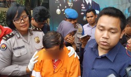 Ditetapkan Tersangka, Guru yang Cabuli Siswa SD di Malang Menangis