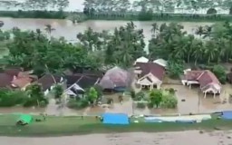 Tanggul Sungai Jebol, 59 Keluarga di Kencong Jember Diungsikan