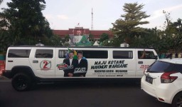 Hummer Limousin Berstiker Machfud Arifin-Mujiaman Keliling Surabaya
