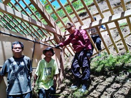 Dayakan Bergoyang, 3 Rumah Terkubur Longsor