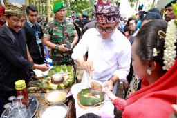 Meriahnya Festival Durian, Wisatawan Serbu Kampung Durian Banyuwangi