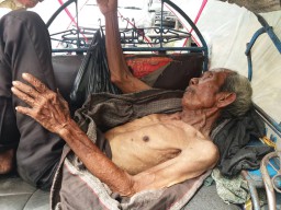 Demi Lindungi Pengayuh Becak Kaya, Camat Tambaksari Terapkan ini