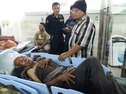 Infeksi Paru-paru, Pengayuh Becak Kaya itu Masih Tergolek Lemah
