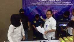 BNNP Jatim Gagalkan Pengiriman Ganja 19.8 Kg