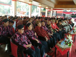 Sambut HUT, Pemkot Blitar Wajibkan Pakaian Adat Jawa