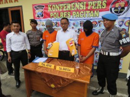 Pemuda ini Kaget Saat Digerebek  Asik nge-Fly Sabu 