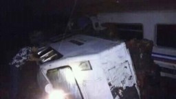 KA Sancaka Tabrakan dengan Mobil di Ngawi, Gerbong Terlempar dari Rel