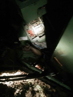 Terjepit Lokomotif KA Sancaka, Sang Masinis Akhirnya Dapat Dievakuasi 