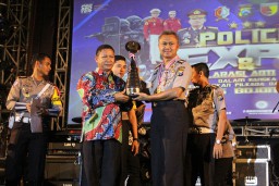 Kapolda Jatim dan Kapolres Bojonegoro Terima Penghargaan LEPRID