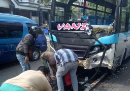 'Dicium' Bus, Pria ini Tewas di Jalur Tengkorak
