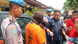 Terlilit Hutang, Dua Pemuda Congkel Pintu Rumah Tetangga