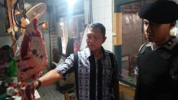 Sidak Pasar, Petugas Gabungan Temukan Makanan Kadaluarsa Dijual 