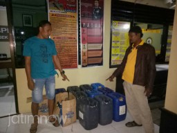 Polisi Gerebek Rumah Penjual Arak, Ratusan Liter Arjo Disita