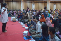 Sapa Anak Putus Sekolah, Risma: Jangan Takut Lapor Emak
