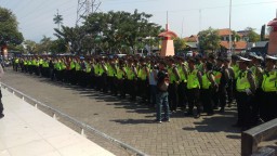 1050 Personel Gabungan Amankan Laga Indonesia vs Malaysia di Sidoarjo