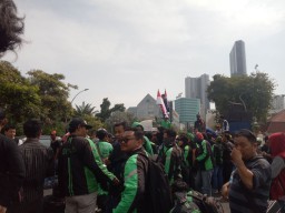 Demo Driver Online, Kemenhub: Motor Bukan Angkutan Umum
